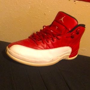 Jordan 12 retro gym red there in good condition